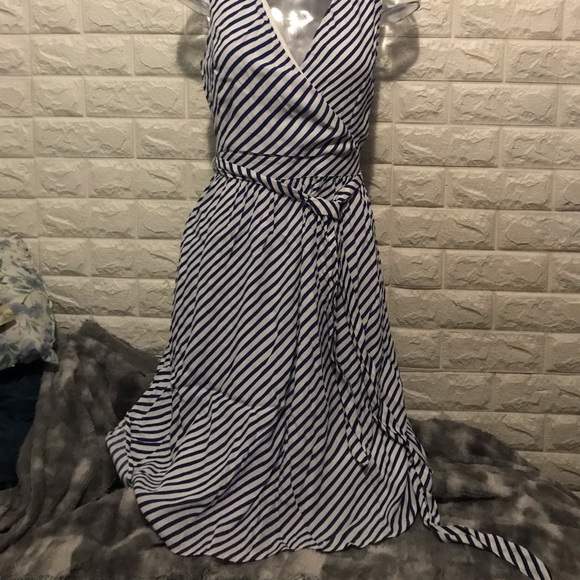 LOFT DRESS SIZE 6 - Picture 8 of 8